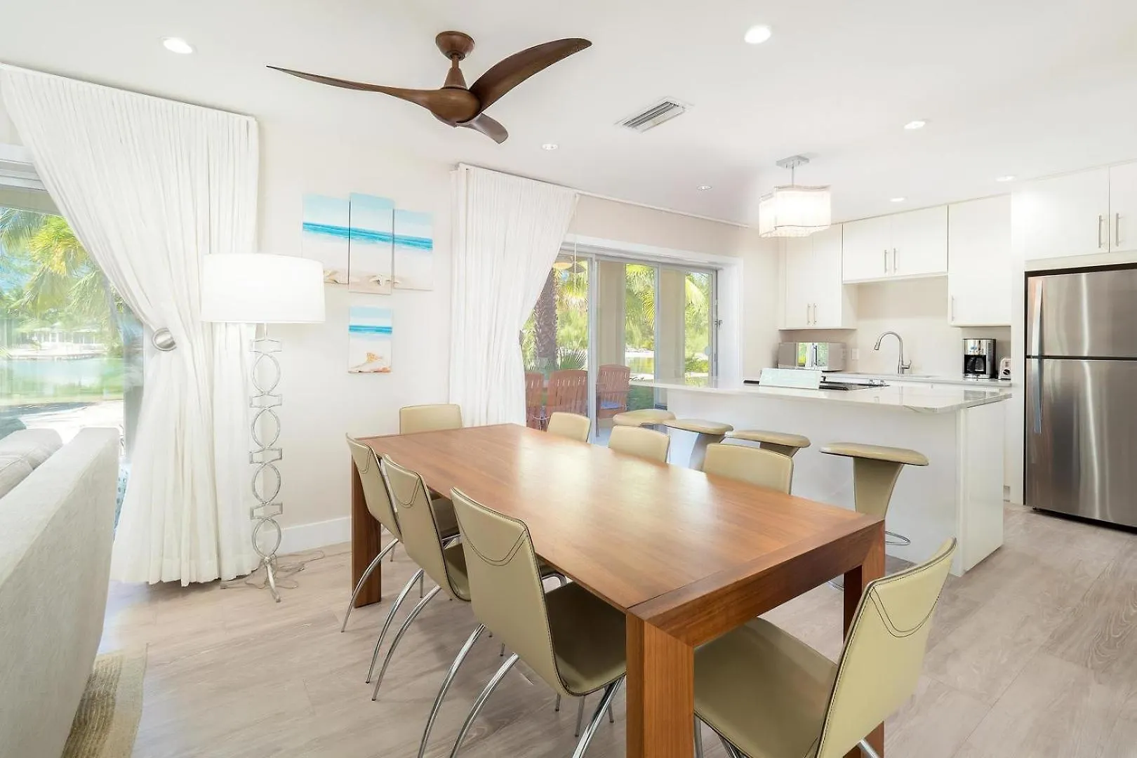 Seaside Dreams - Waterfront Home On Bio Bay With Shared Pool & Walk To The Rum Point Club Driftwood Village Апартаменты